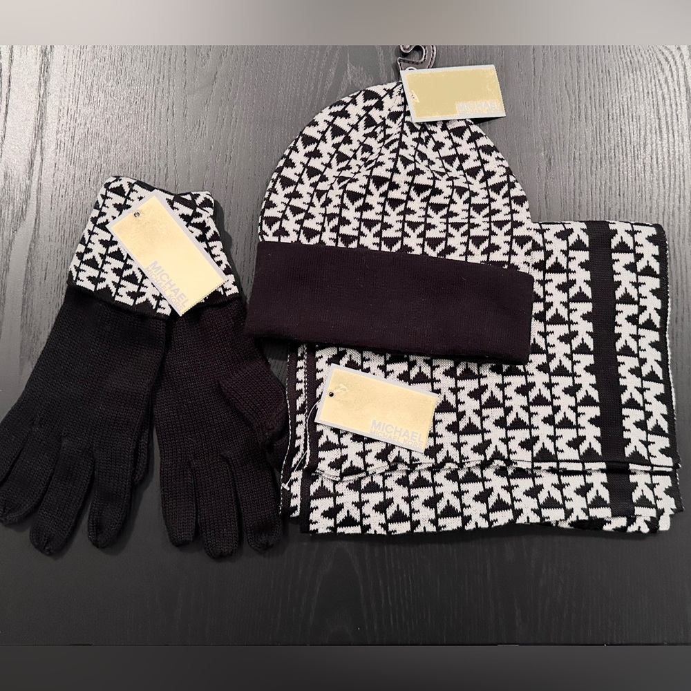 NWT- Michael Kors 3-Piece Cold Weather Set- Beanie Hat, Gloves, Scarf